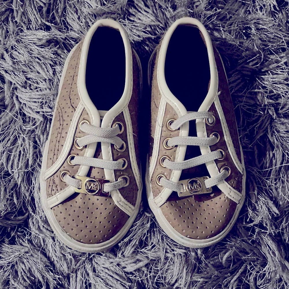 Michael Kors Girls Toddler Shoes Size 7C Camel Perforated Slip On Stretch Lace